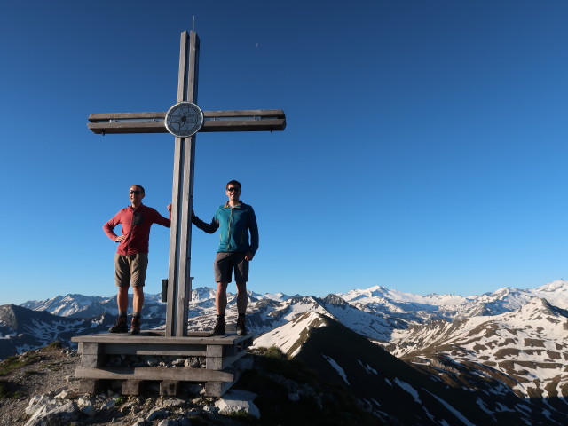 Ich und Ronald am Weißgrubenkopf, 2.295 m (13. Juni)