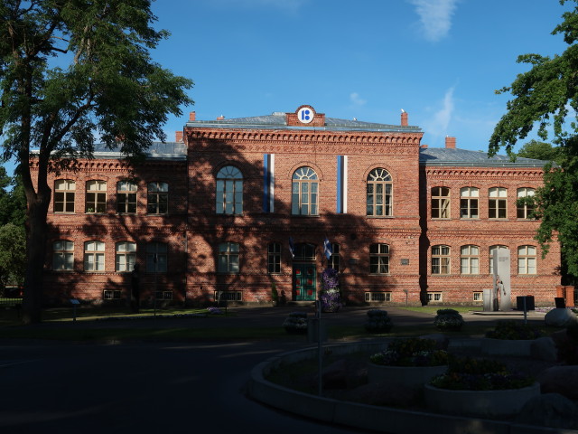 Pärnu Kuninga Tänava Põhikool (23. Juni)