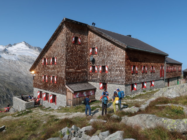 Stefan, Christian und Romana bei der Kürsingerhütte, 2.548 m (13. Sept.)