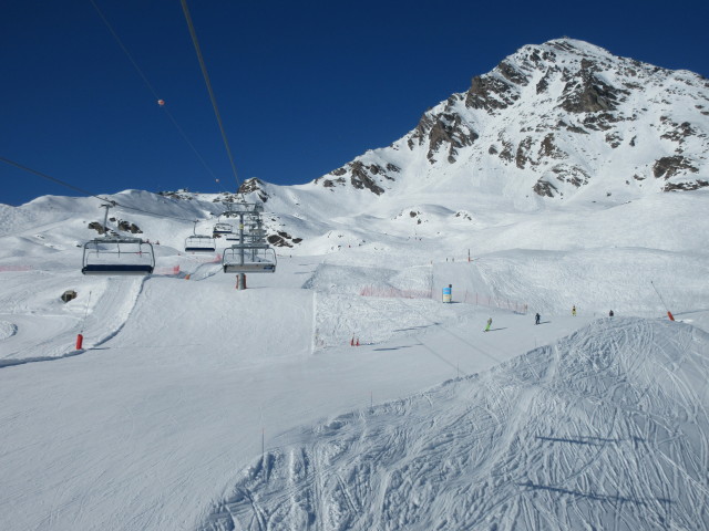 Piste 'Chaux' vom Télésiège débrayable La Chaux 2 aus (24. März)
