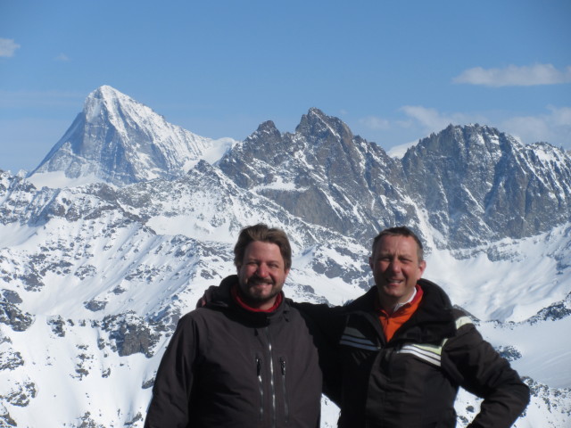 Markus und ich bei der Bergstation der Téléphérique Mont Fort, 3.307 m (25. März)