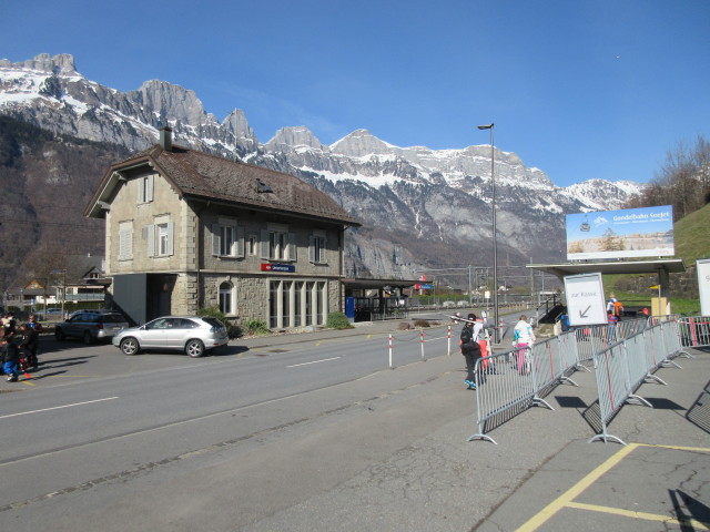Bahnhof Unterterzen, 425 m