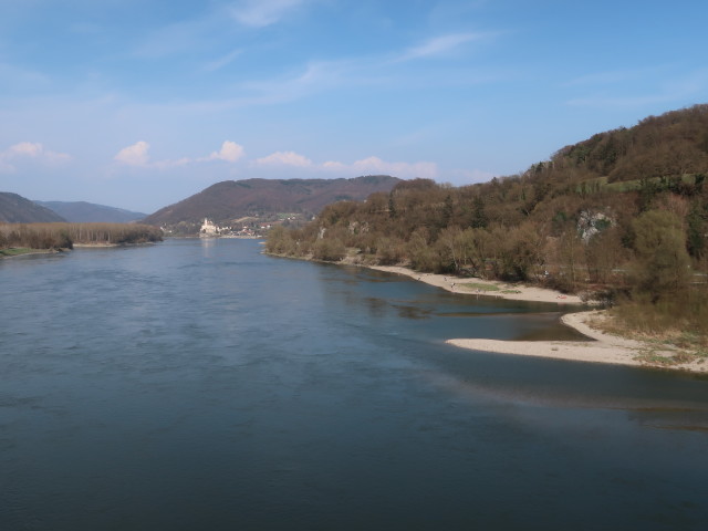 Donau von der Straßenbrücke Melk aus