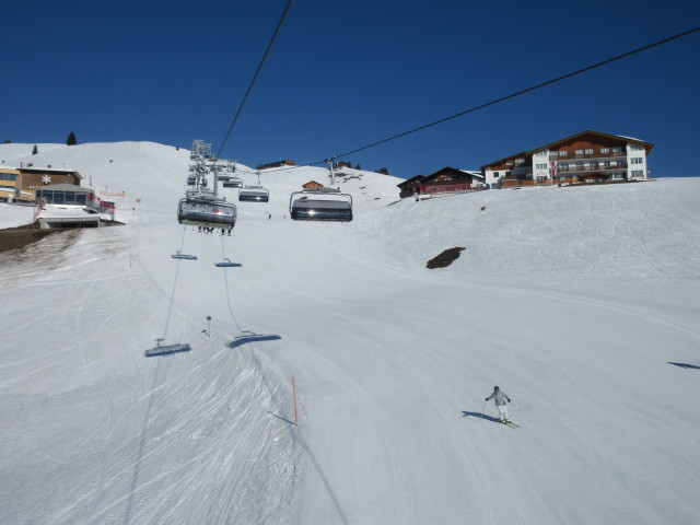 Abfahrt 1800 von der 6er-Sesselbahn Oberdamüls aus
