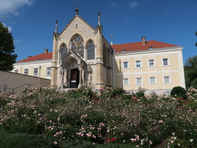 Schloss Mayerling, 326 m