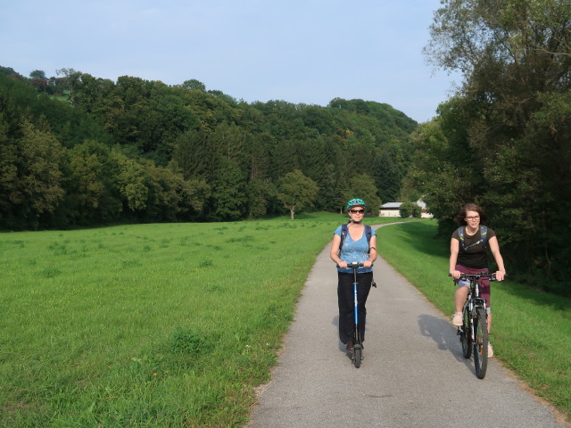 Sabine und Hannelore zwischen Wiesenfeld und Bahnhof Traisen
