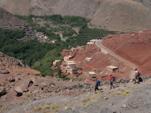Abdeslam, Hans-Jörg und Ronald zwischen Tizi Oudite und Ait Aissa (27. Sep.)