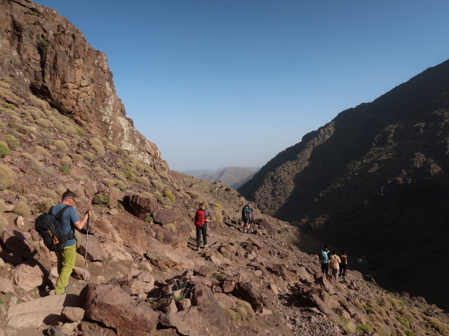 Andreas, Petra, Ronald, Hans-Jörg und Abdeslam im Assif n'Isougouane (30. Sep.)