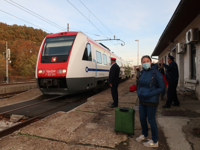 Sabine im Zeljeznicki kolodvor Ostarije (25. Okt.)