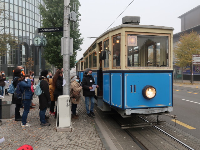 Sabine am Trg Drazena Petrovica in Zagreb (31. Okt.)