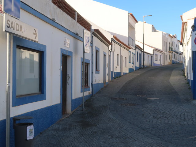 Rua de Sao Sebastiao in Vila Nova de Milfontes (27. Nov.)