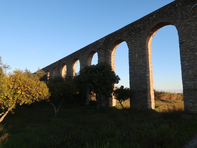 Aqueduto da Água de Prata in Évora (2. Dez.)