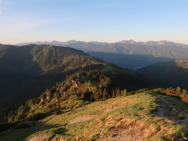 zwischen Heldenkreuz und Totenköpfl-Ostgrat (4. Juni)