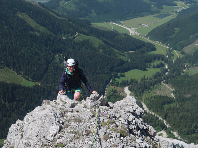 Kalbling-Nordwestgrat: Romana im Ausstieg (5. Juni)