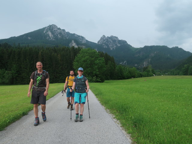 Frank, Stefan und Romana zwischen Kematen und Oberhofsiedlung (5. Juni)