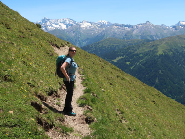 Sabine zwischen Muttenjoch und Rötenspitze (12. Juni)