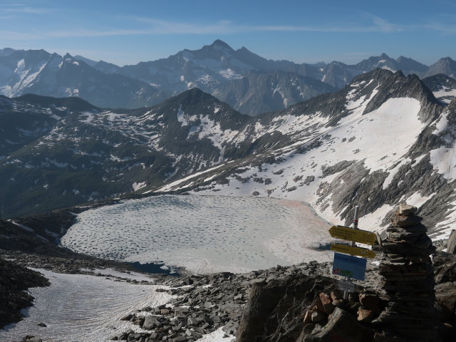 Eissee von der Zillerplattenscharte aus (19. Juni)