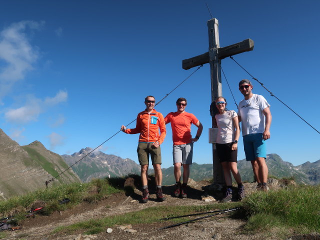 Ich, Christian, Sarah und Georg am Lonzaköpfl, 2.317 m (2. Juli)