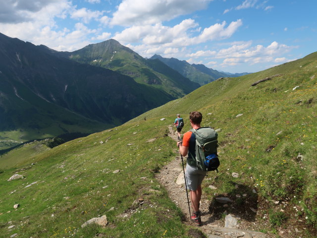 Sarah und Christian zwischen Riffelscharte und Erlehenalm (3. Juli)