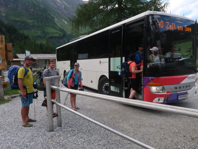 Georg, Christian und Sarah beim Naturfreundehaus Kolm-Saigurn, 1.598 m (3. Juli)