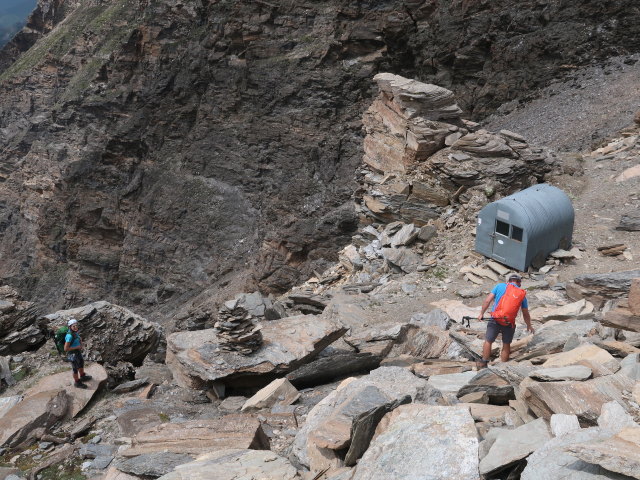 Ursa und Georg am Klagenfurter Jubiläumsweg bei der Otto-Umlauft-Biwakschachtel, 2.984 m