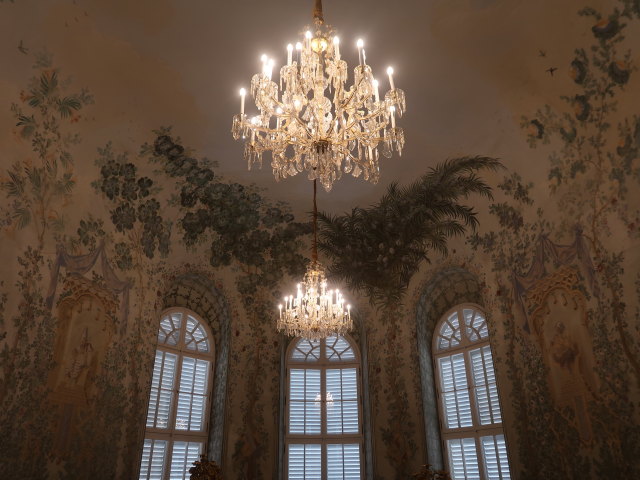 Schloss Niederweiden, 144 m