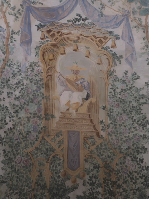 Schloss Niederweiden, 144 m