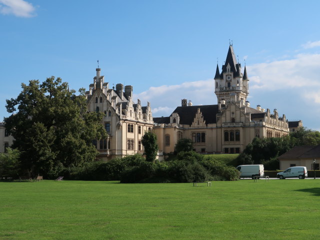 Schloss Grafenegg, 192 m