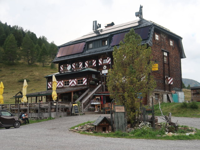 Sabine bei der Dr.-Josef-Mehrl-Hütte, 1.730 m (3. Sep.)