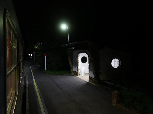 Haltestelle Stiefern, 227 m