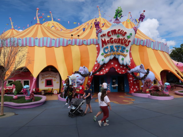 Circus McGurkus Cafe Stoo-pendous in Universal's Islands of Adventure (4. Nov.)