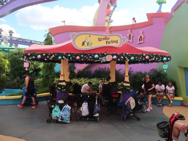 Stroller Parking in Universal's Islands of Adventure (4. Nov.)