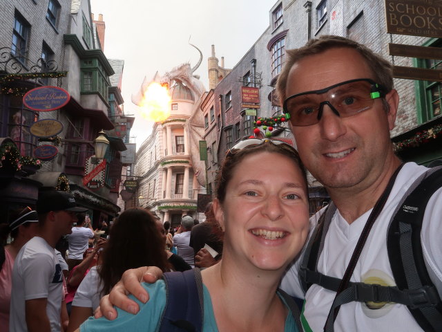 Sabine und ich in der Diagon Alley in den Universal Studios Florida (5. Nov.)