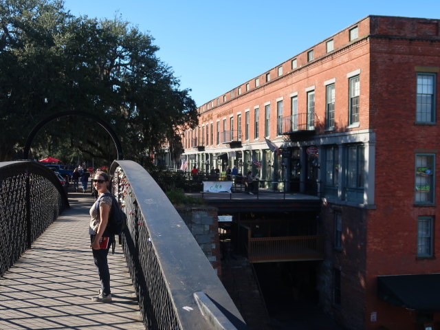 Sabine am Factor's Walk in Savannah (8. Nov.)