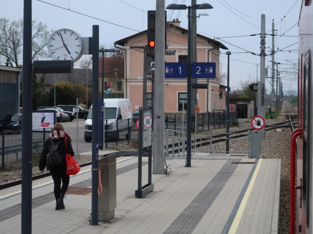 Bahnhof Moosbierbaum-Heiligeneich, 186 m