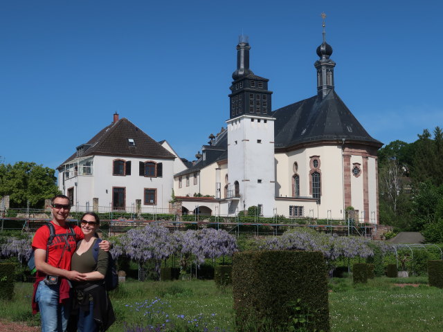 Ich und Sabine bei der Schlosskirche in Blieskastel (19. Mai)