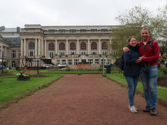 Sabine und ich beim Casino in Spa (23. Mai)