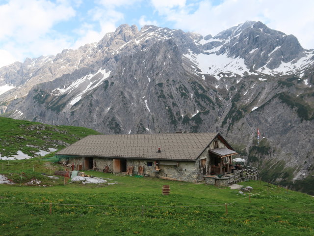 Obere Alpschellaalpe, 1.682 m (10. Juni)