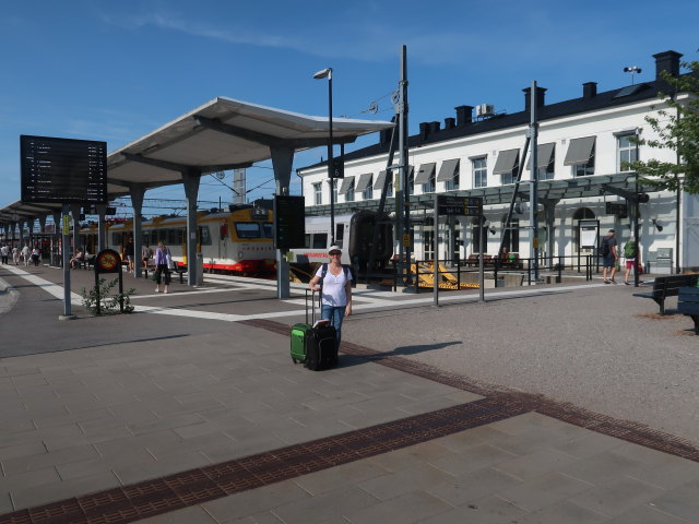 Sabine in der Karlskrona Station (22. Juni)