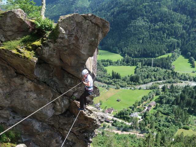 Danielsberg-Klettersteig: Ursa auf der Seilbrücke