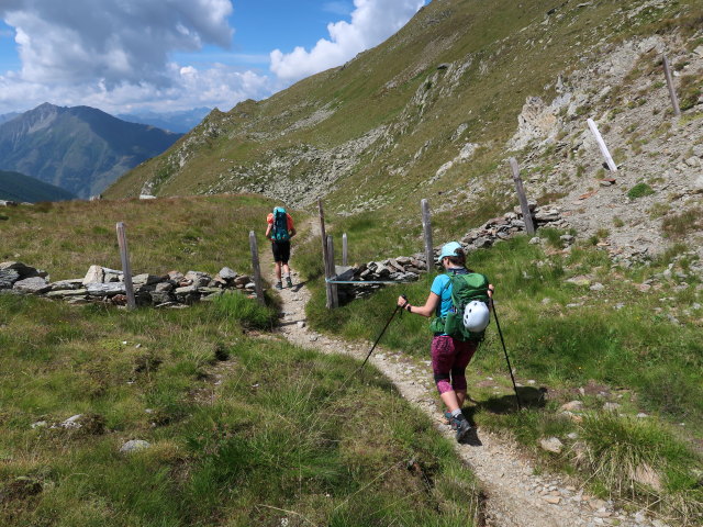 Larissa und Ursa am Wiener Höhenweg zwischen Peischlachtörl und Berger Törl (13. Aug.)