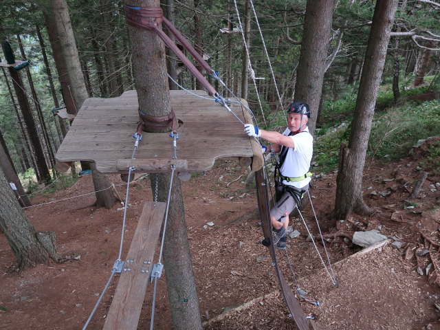 Erich im Parcour 2 'Der rote Panda'