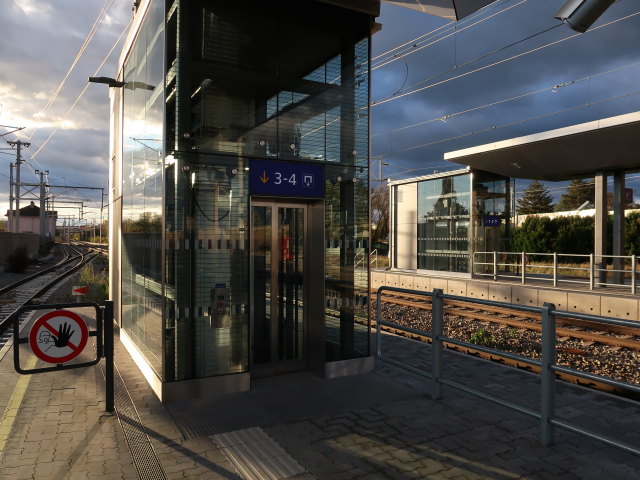 Bahnhof Wien Süßenbrunn, 162 m