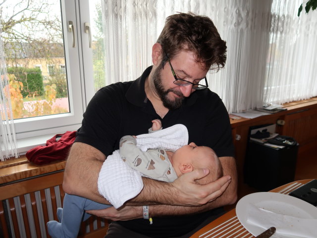 Markus und Nils im Haus meiner Eltern