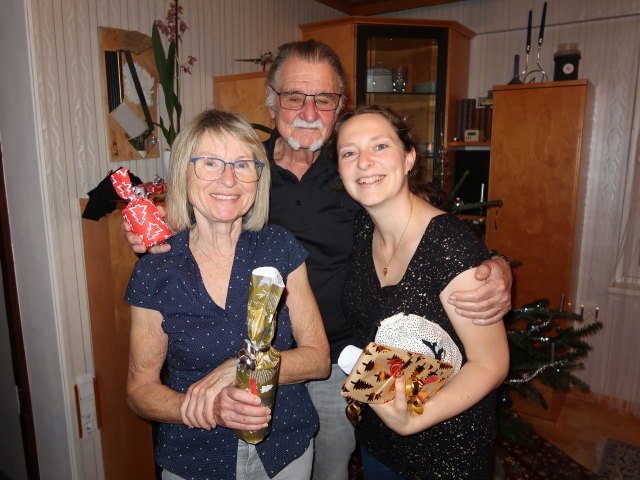 Mama, Papa und Sabine im Haus meiner Eltern (24. Dez.)