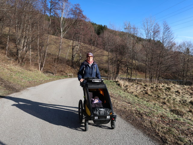 Sabine und Nils zwischen Bahnhof Breitenstein und Orthof