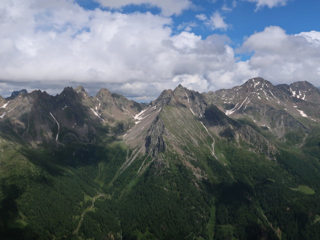 vom Grabenstein Richtung Osten