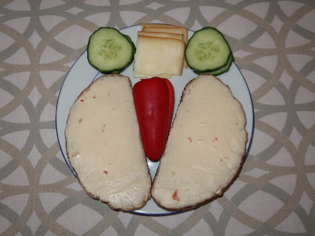 in unserer Wohnung (9. Juli)