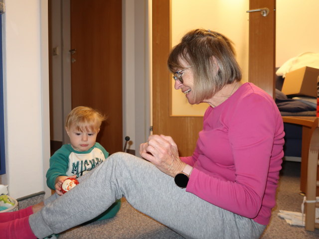 Nils und Mama in unserer Wohnung