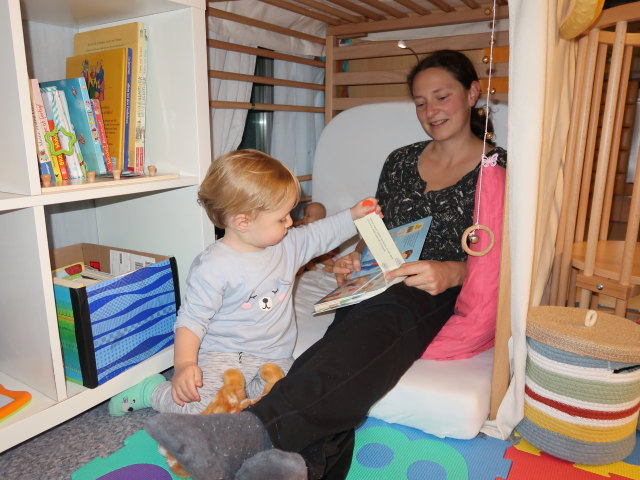 Nils und Sabine in unserer Wohnung